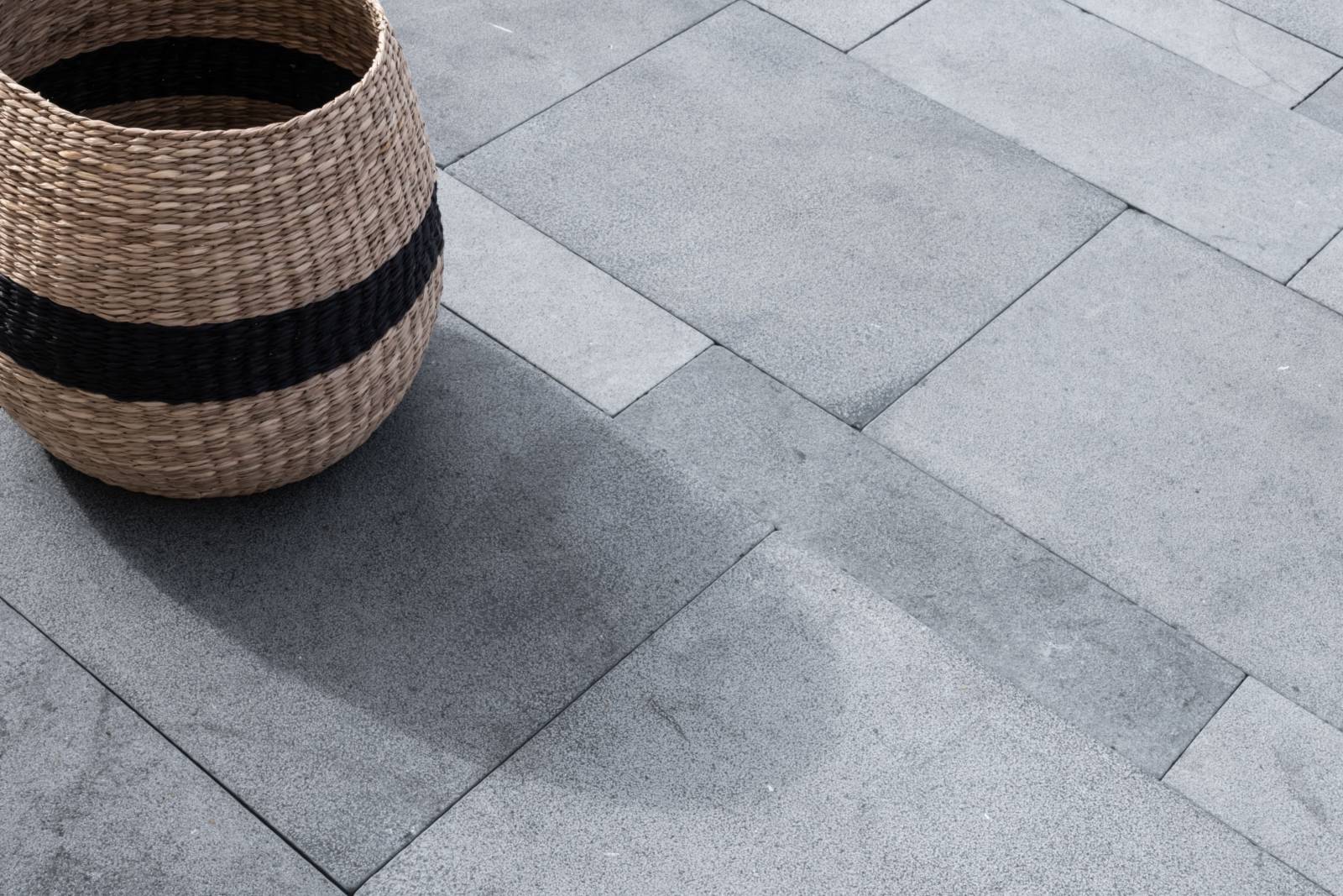 Dallage pour revêtement de sol en pierre naturelle