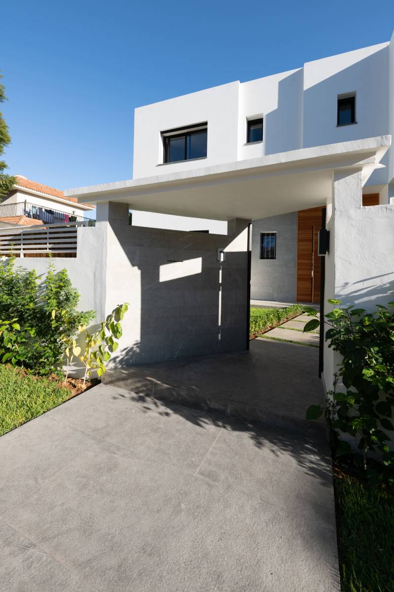 façade en pierre naturelle Kahla gris flammée brossée