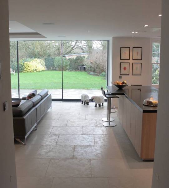 Achetez des revêtements tendance pour une architecture d'intérieur haut de gamme à prix réduit : pierre naturelle au sol à Bruxelles, en Belgique