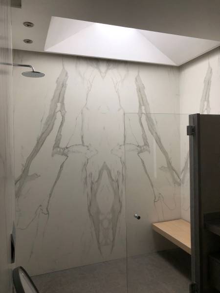 Acheter des receveurs de douche italienne en pierre naturelle pour un look minimaliste et une architecture d'intérieur épurée à Montréal, Quebec : meilleurs prix sur le marché