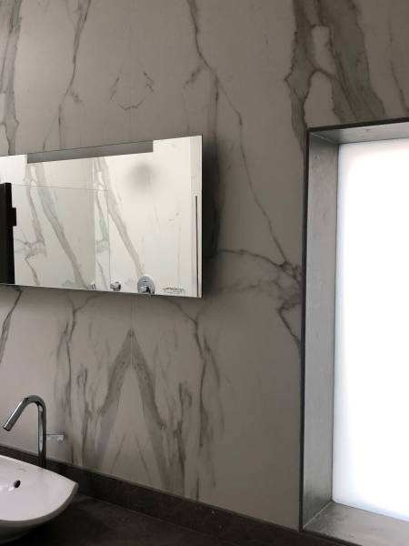 Acheter matériau d'architecture de qualité à bas prix : sublime plan vasque et embrasure de fenêtre en pierre naturelle pour salle de bain  à Toulouse, Haute Garonne