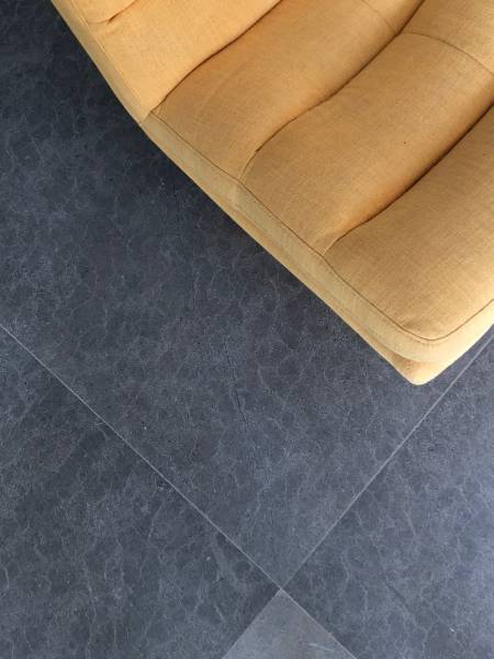 Vente exclusive de revêtements haut de gamme en pierre naturelle pas chers pour intérieur rétro à Marseille, Côte d'Azur