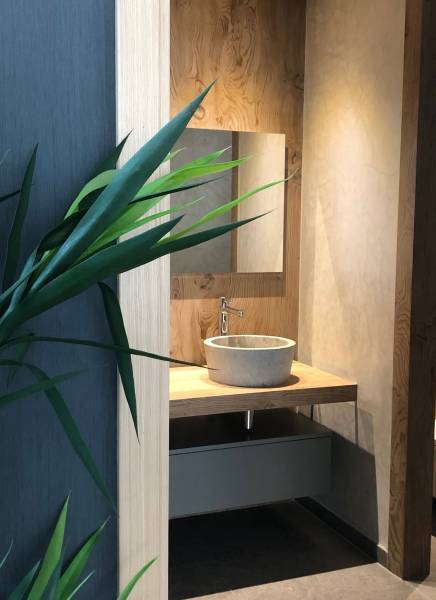 Vous vous demandez où acheter du mobilier sanitaire sur mesure en pierre naturelle pas cher ? Livraison de vasque pour salle de bain à La Rochelle, Aquitaine